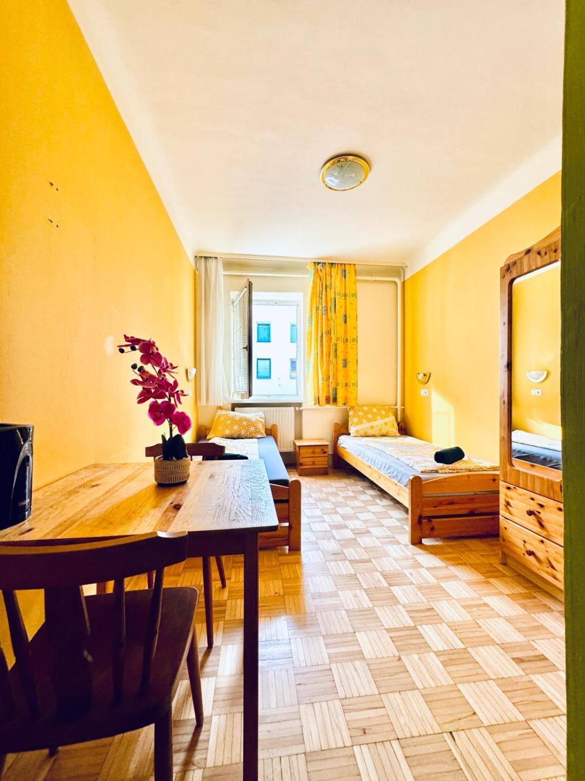 Affordable Central Rooms, 10-Min To Lugner City 维也纳 外观 照片