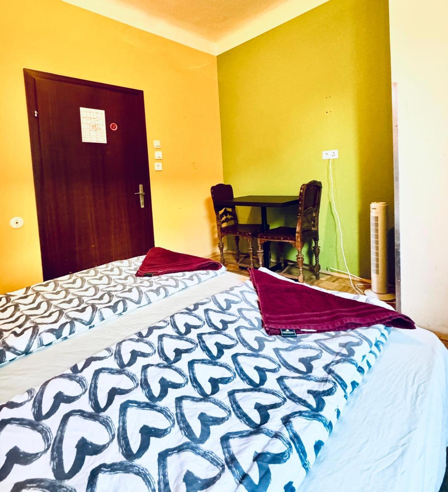 Affordable Central Rooms, 10-Min To Lugner City 维也纳 外观 照片