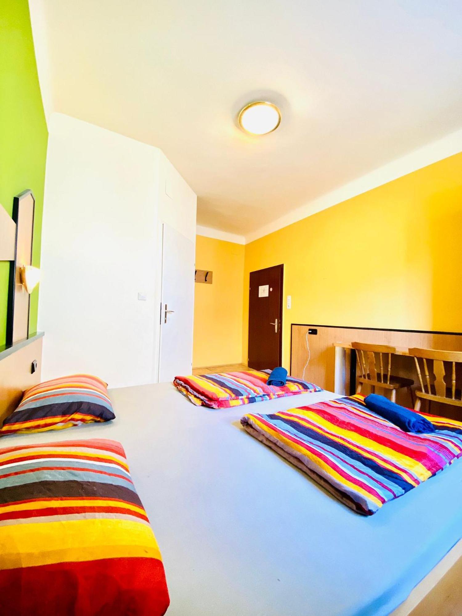 Affordable Central Rooms, 10-Min To Lugner City 维也纳 外观 照片
